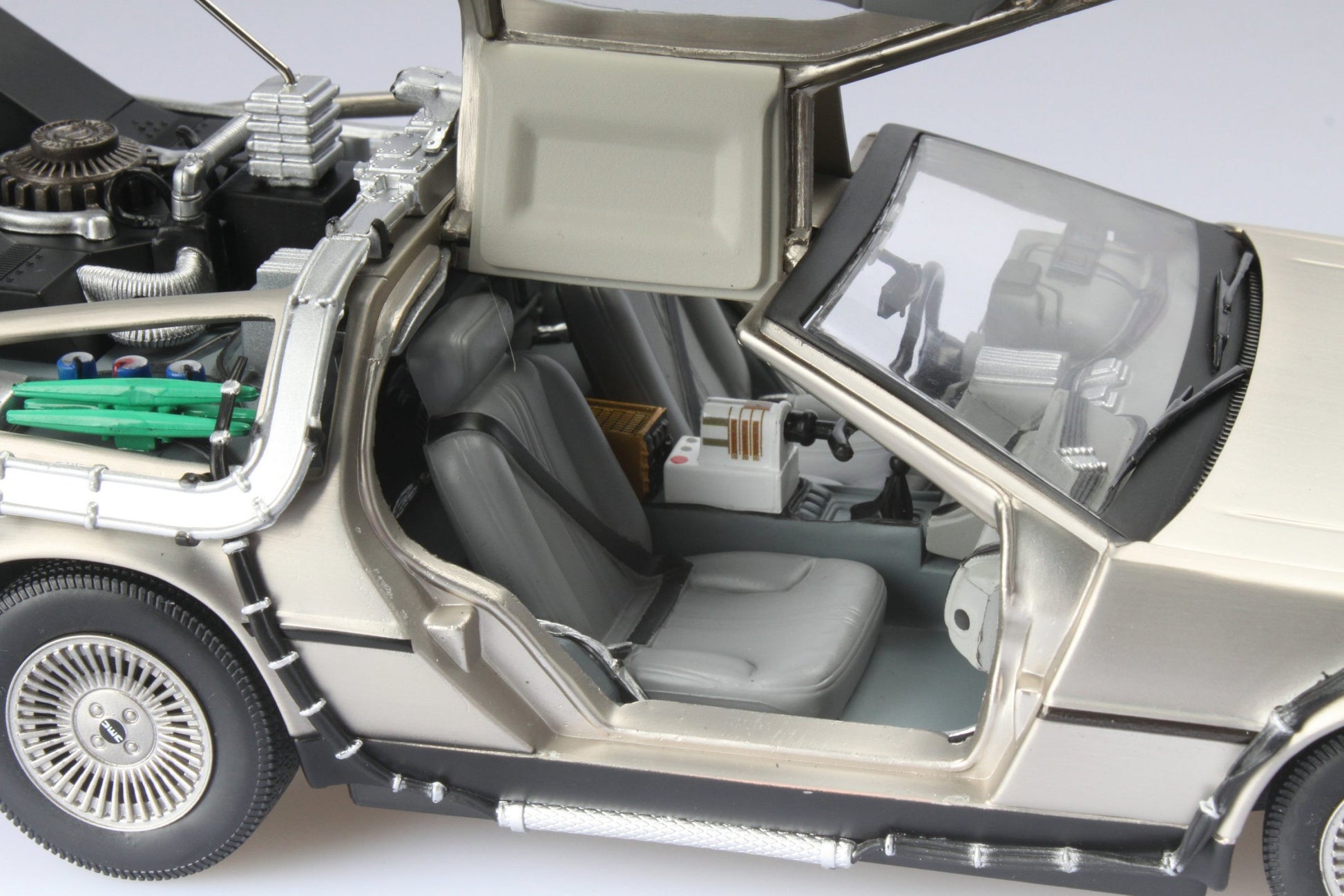 De Lorean DMC "Back to the Future - Ritorno al Futuro" 1985 Parte I 1:18 - 32352
