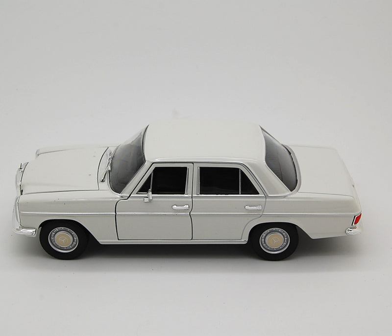 Mercedes-Benz 220 1973 White 1:24 - 33025