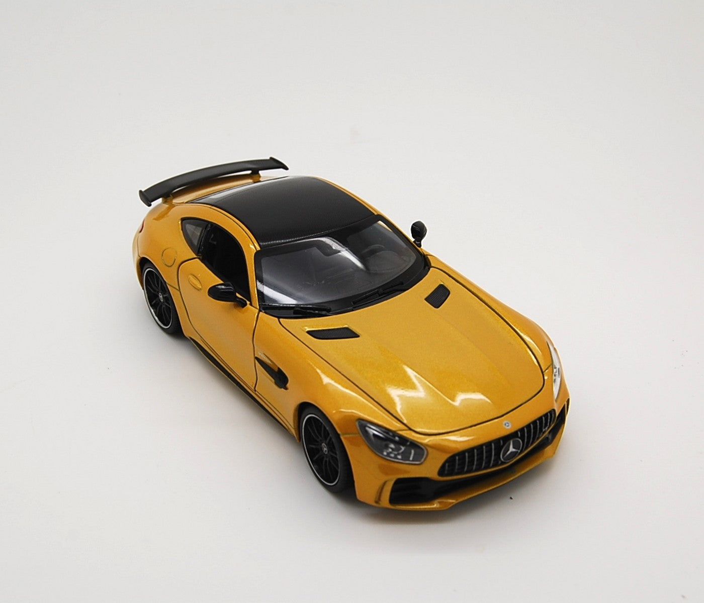 Mercedes-AMG GT R 2018 Yellow Metallic 1:24 - 33103