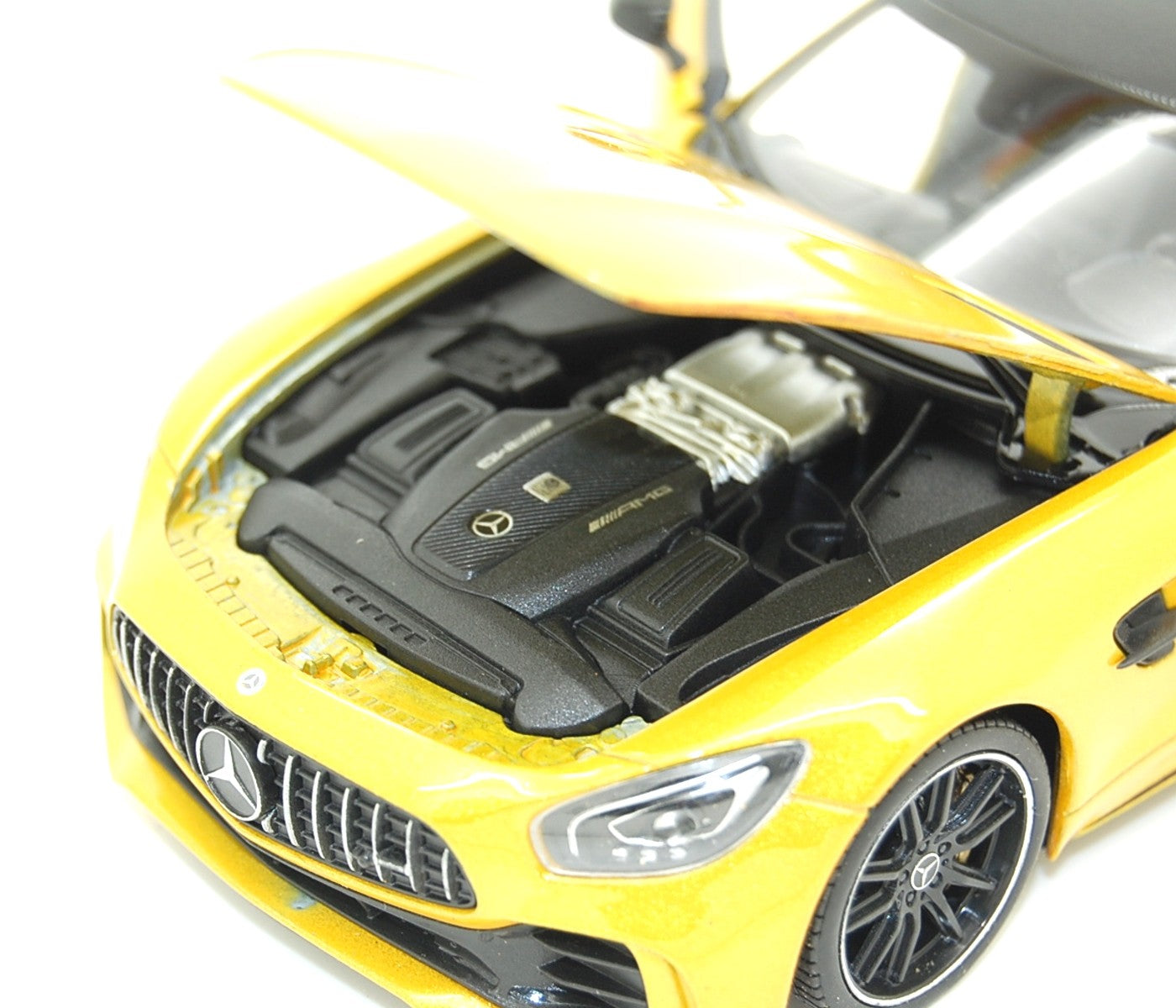 Mercedes-AMG GT R 2018 Yellow Metallic 1:24 - 33107