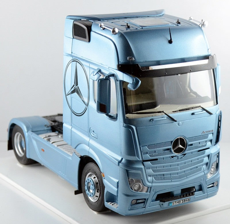 Mercedes Benz Actros MP4 Gigaspace Kit 1:24 - 3823