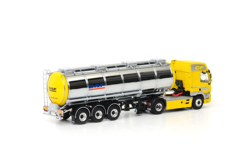 DAF CF 85 Space Cab con cisterna  1:50 - 3929