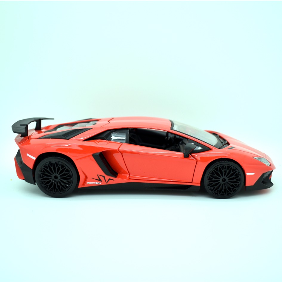 Lamborghini Aventador LP750-4 SV 2015 Red Fluo 1:24 - 39328