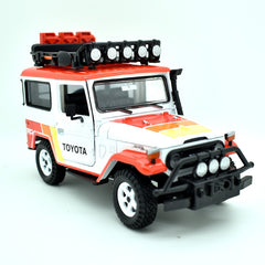 Toyota FJ40 Land Cruiser 1974  off road version with roof rack "Toyota" 1:24 - 39460