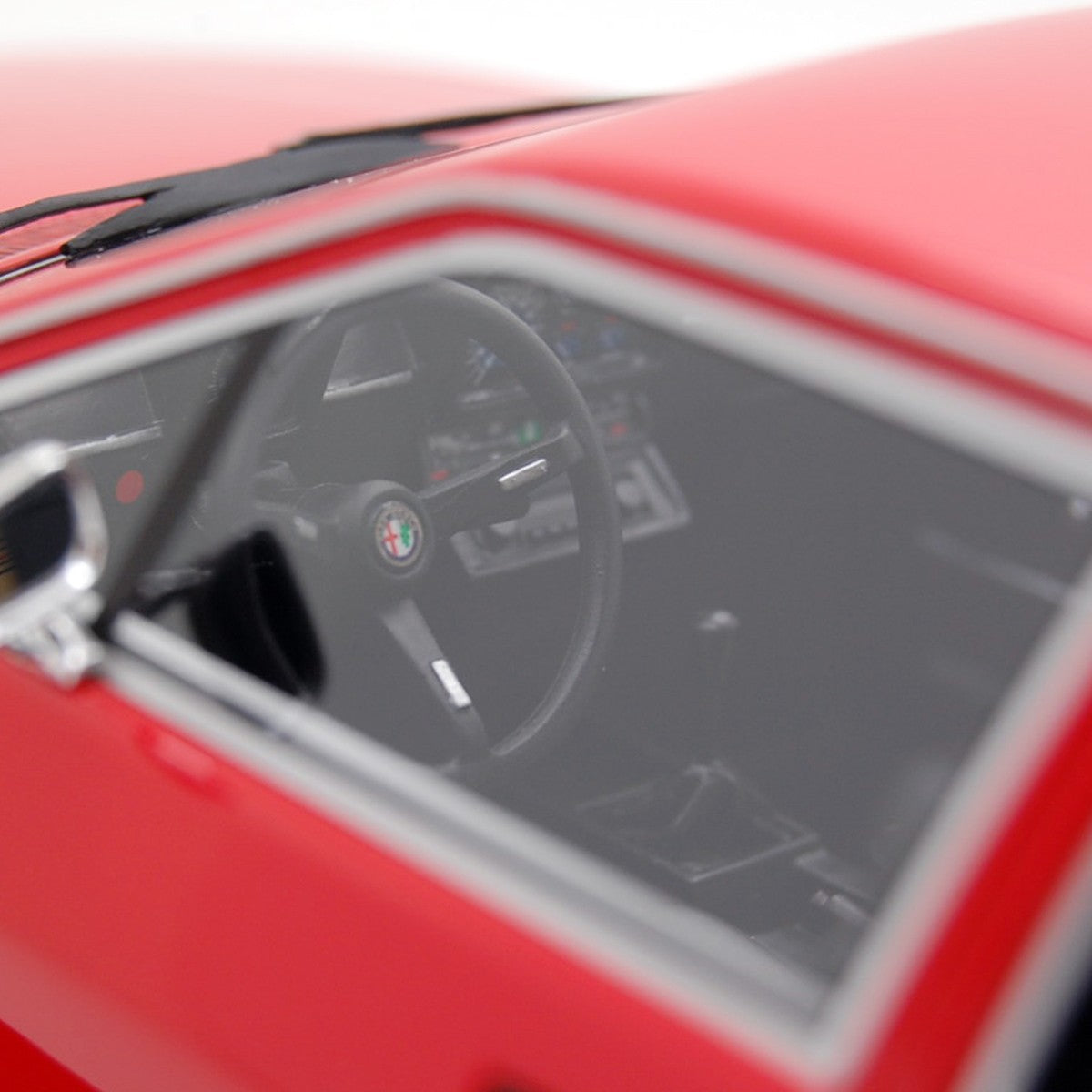Alfa Romeo Alfetta GT 1976 Red 1:18 - 40295