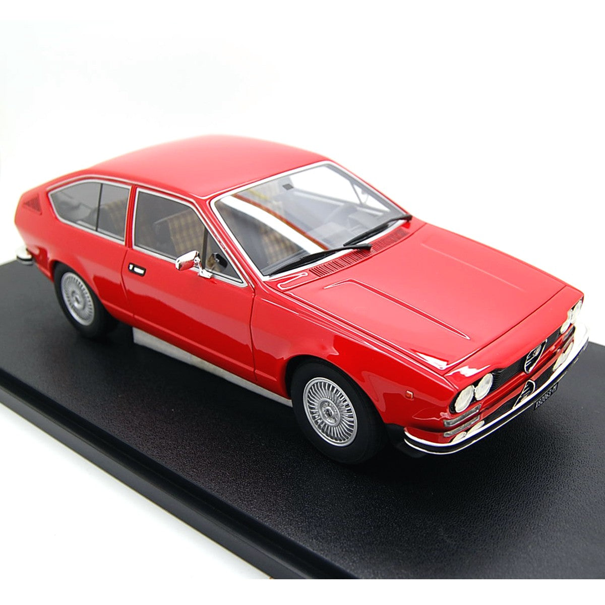 Alfa Romeo Alfetta GT 1976 Red 1:18 - 40303