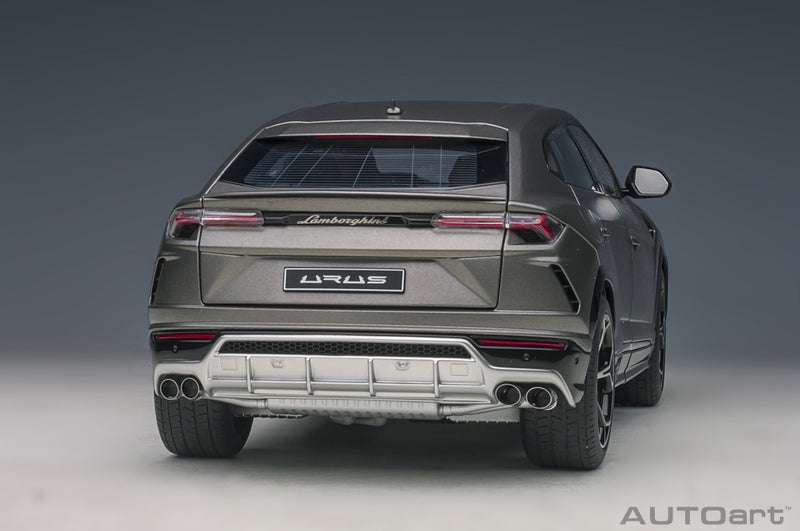 Lamborghini Urus 2016  Grigio Titans 1:18 - 41819