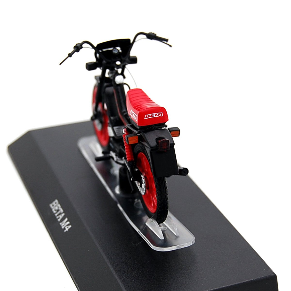 Beta M4 ciclomotore 1:18 - 42326