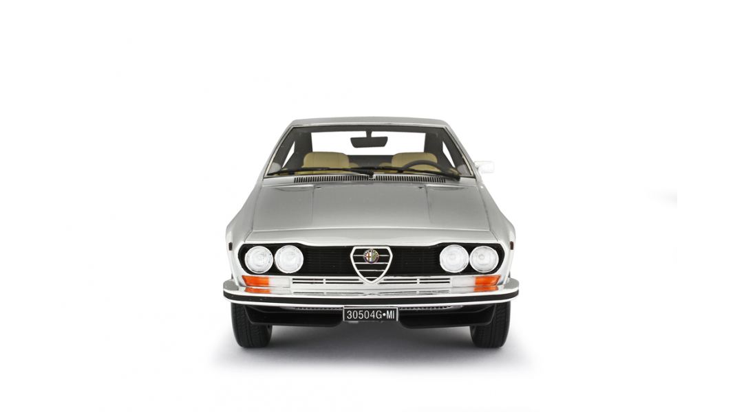 Alfa Romeo Alfetta GT 1.6 1976 Grigio metallizzato 1:18 - 42914