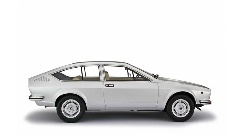 Alfa Romeo Alfetta GT 1.6 1976 Grigio metallizzato 1:18 - 42916