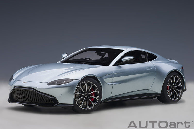 Aston Martin Vantage 2019 skyfall argento 1:18 - 44042