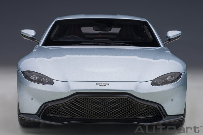 Aston Martin Vantage 2019 skyfall argento 1:18 - 44046