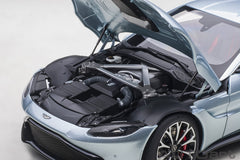 Aston Martin Vantage 2019 skyfall argento 1:18 - 44052