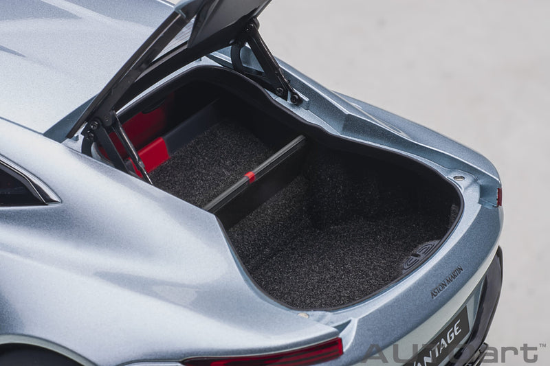 Aston Martin Vantage 2019 skyfall argento 1:18 - 44053