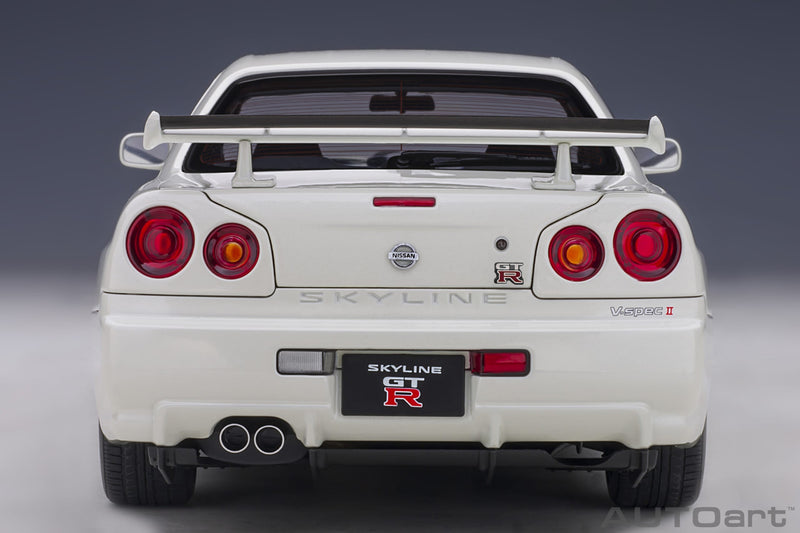 Nissan Skyline GT-R R34 V-spec II White Pearl 1:18 - 44096