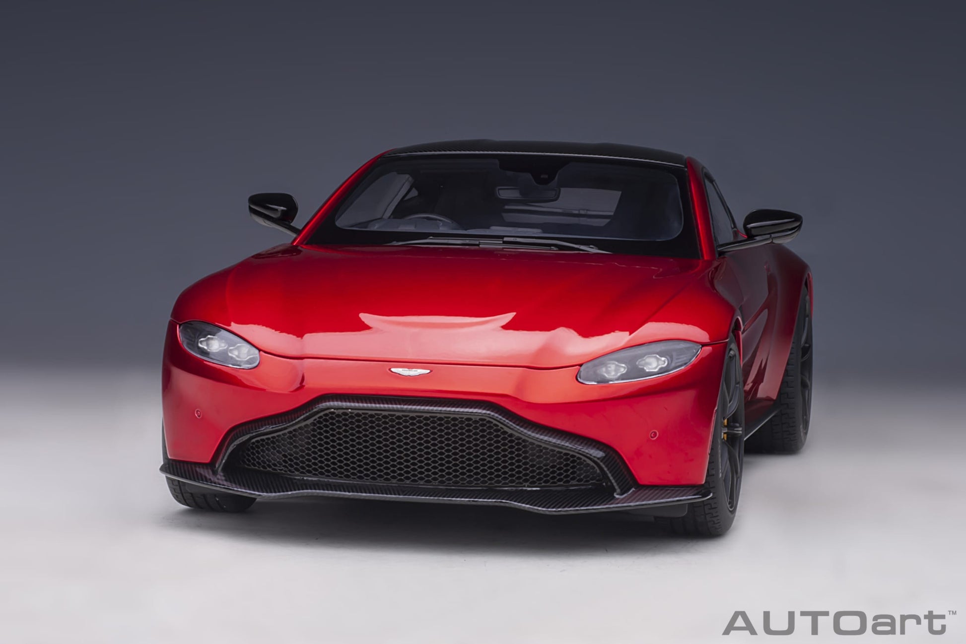 Aston Martin Vantage 2019 Hyper Red 1:18 - 44443