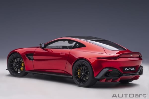Aston Martin Vantage 2019 Hyper Red 1:18 - 44459