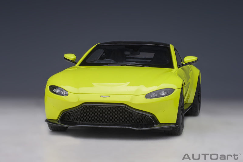 Aston Martin Vantage 2019 Lime Green 1:18 - 44480