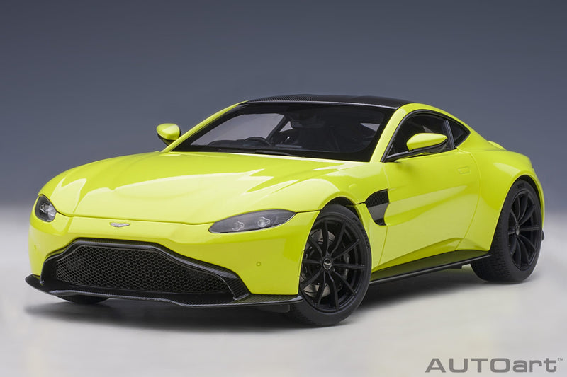 Aston Martin Vantage 2019 Lime Green 1:18 - 44481