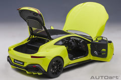 Aston Martin Vantage 2019 Lime Green 1:18 - 44483