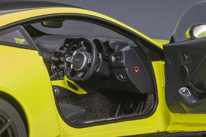 Aston Martin Vantage 2019 Lime Green 1:18 - 44485