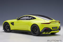Aston Martin Vantage 2019 Lime Green 1:18 - 44494
