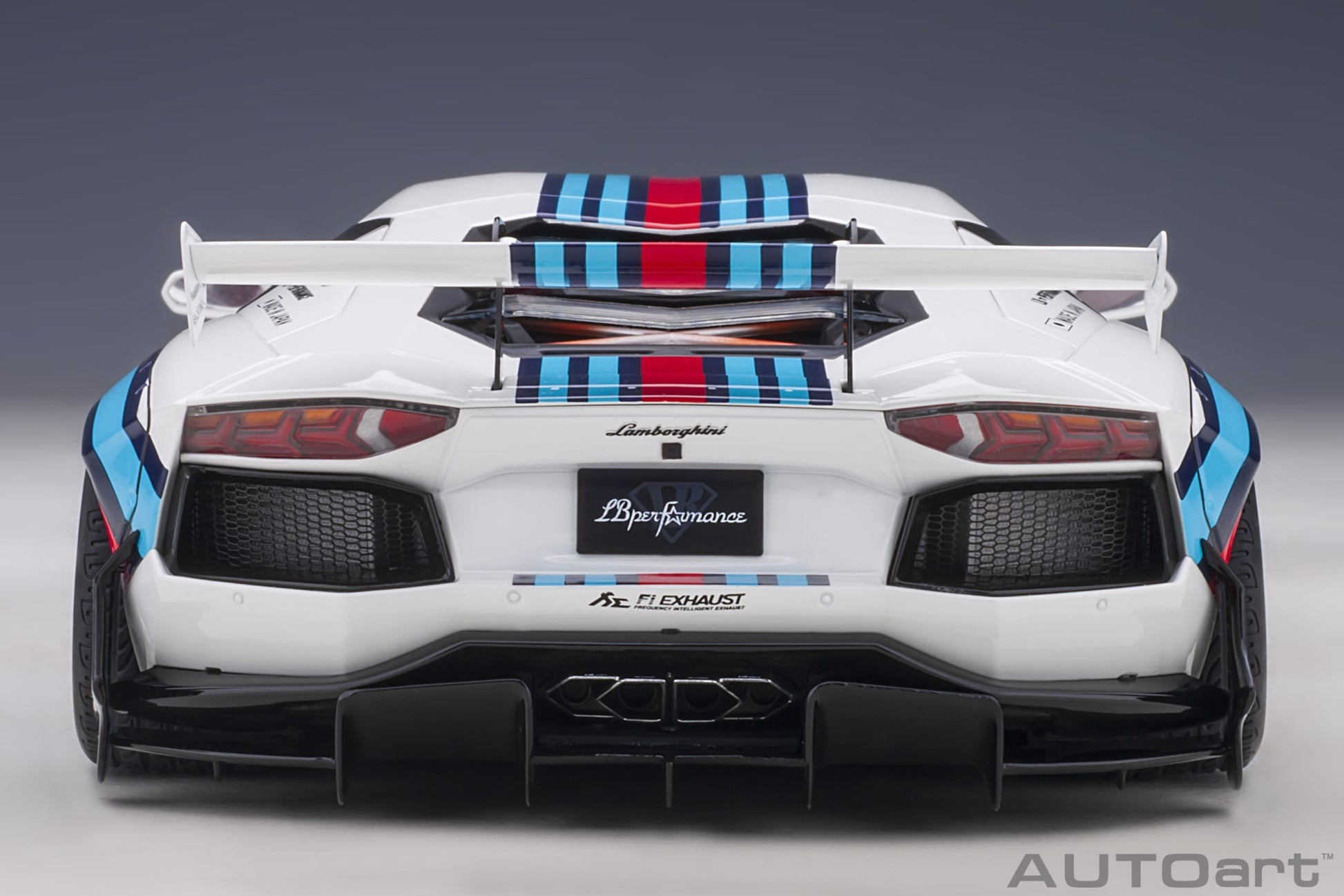 Lamborghini Aventador 2017 Liberty Walk LB-Works Martini 1:18 - 46680