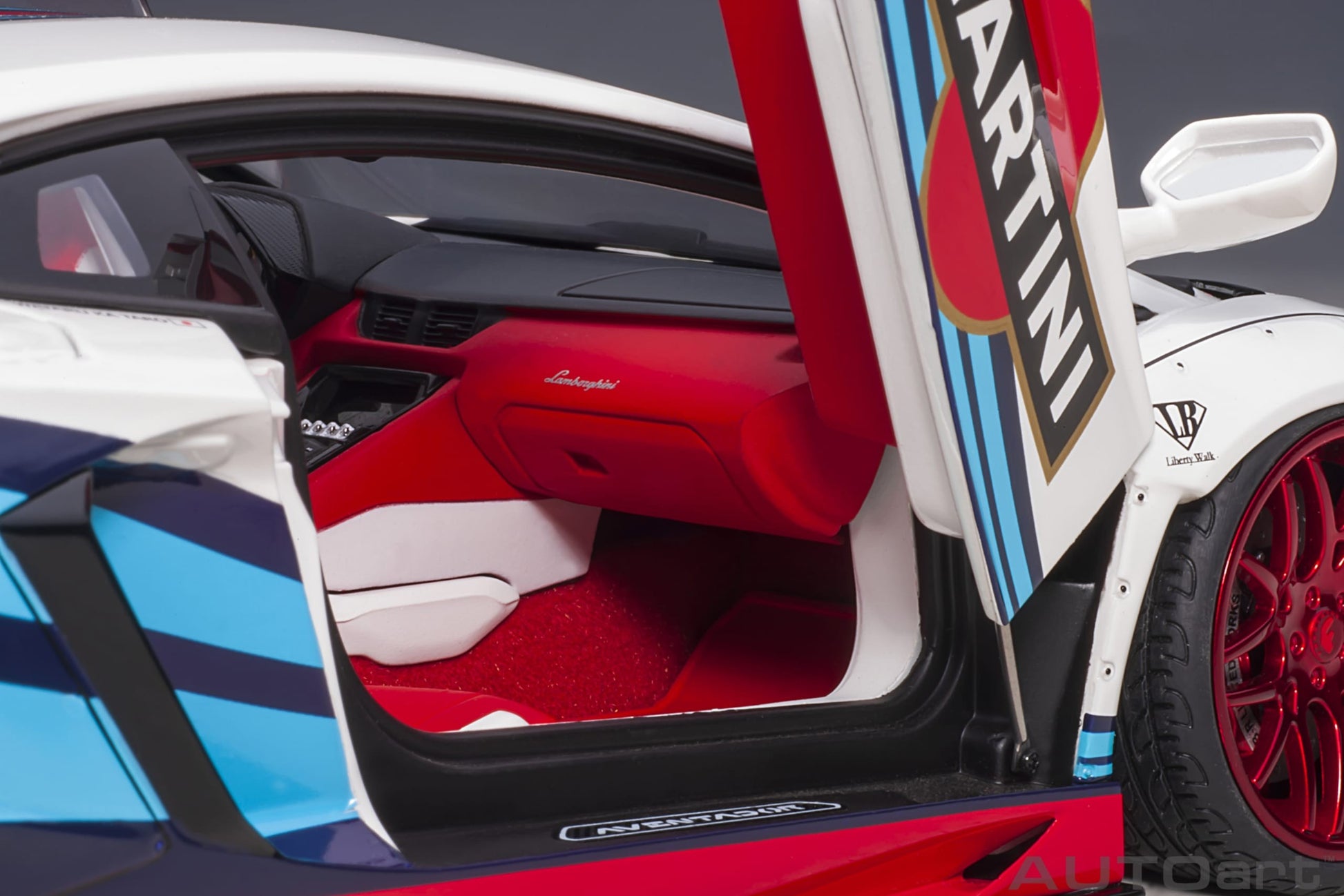 Lamborghini Aventador 2017 Liberty Walk LB-Works Martini 1:18 - 46684