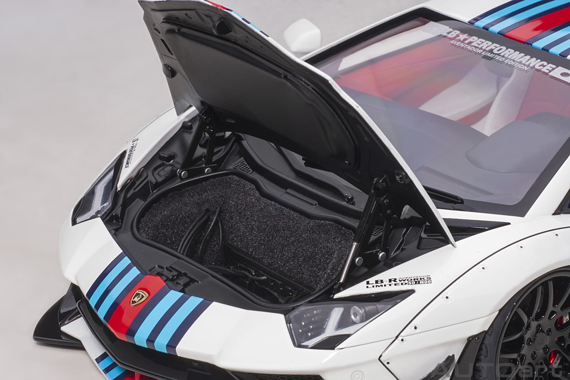 Lamborghini Aventador 2017 Liberty Walk LB-Works Martini 1:18 - 46685