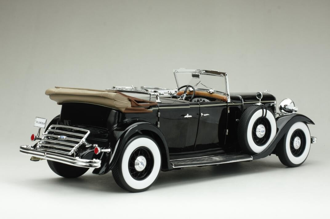 Ford Lincoln KB 1932 Top Down-Black 1:18 - 47906