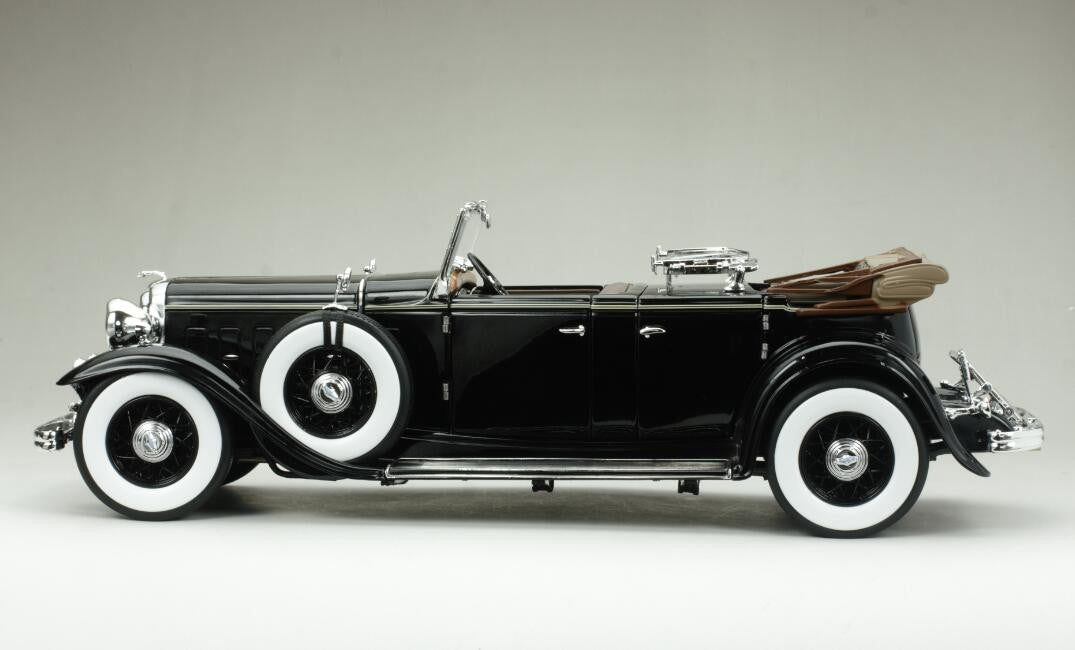 Ford Lincoln KB 1932 Top Down-Black 1:18 - 47907
