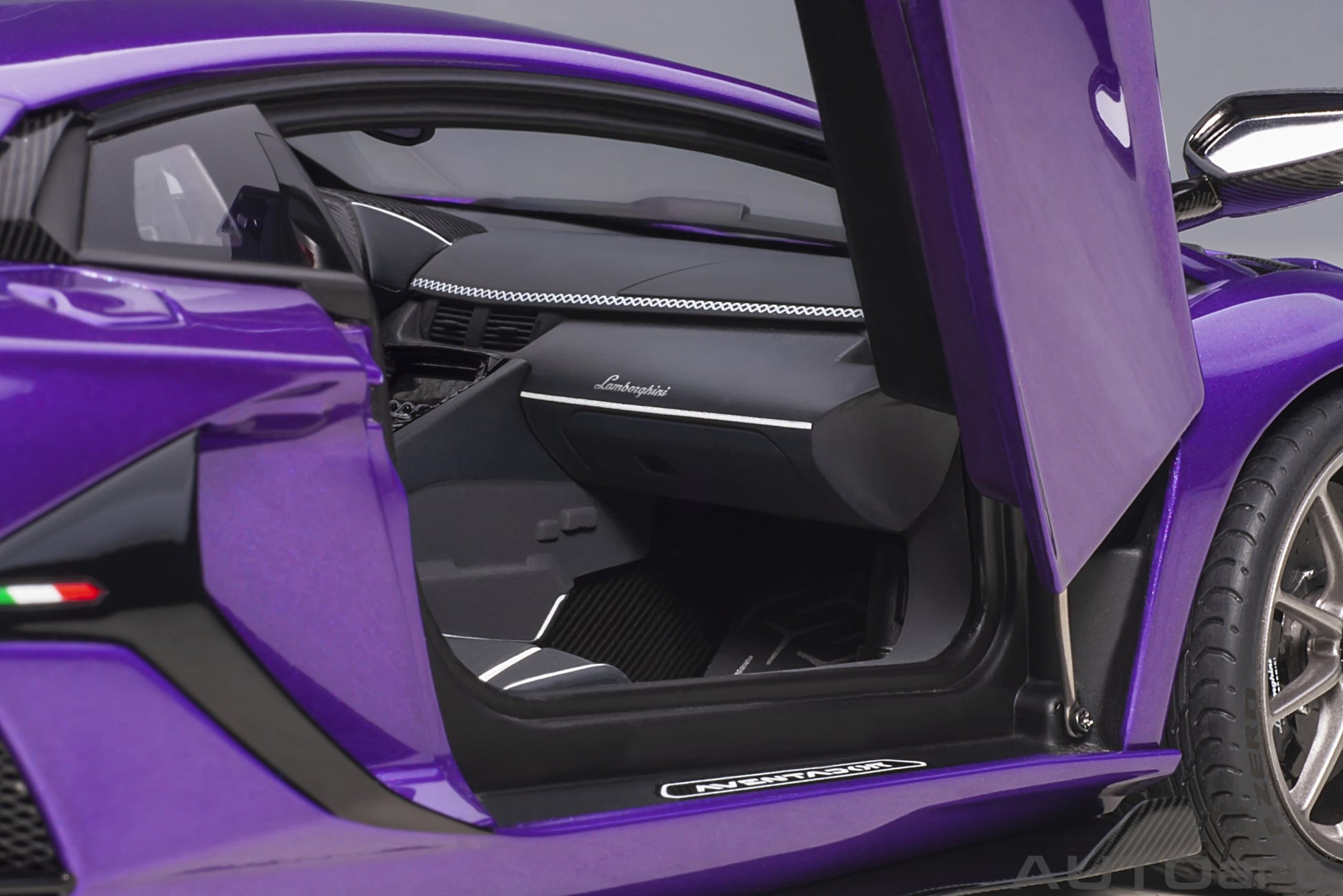 Lamborghini Aventador SVJ 2018 Viola Pasifea 1:18 - 48671