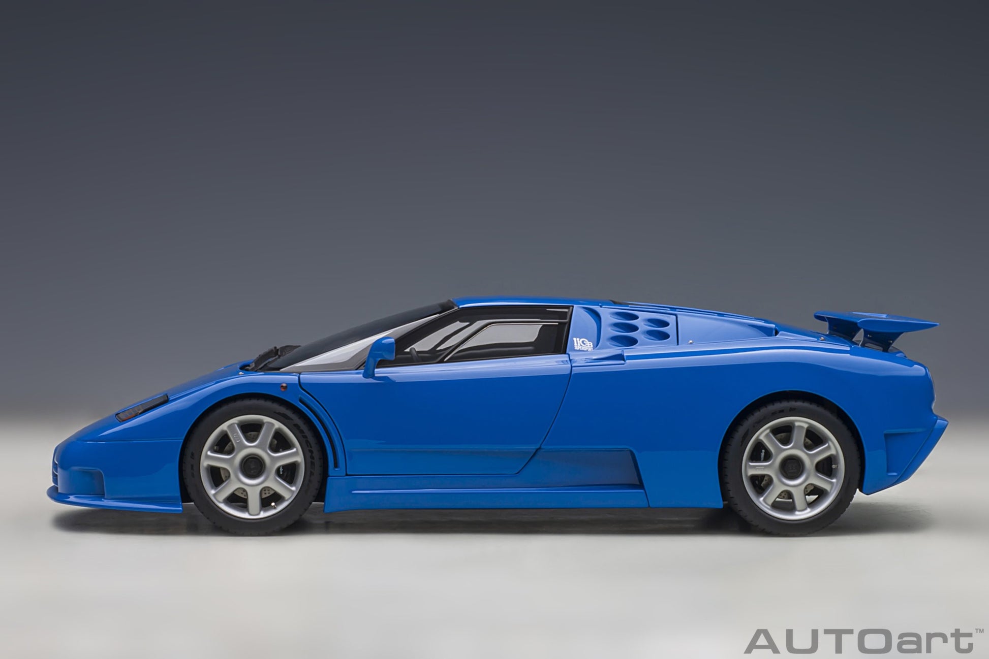Bugatti EB 110 SS 1992 French Racing Blue 1:18 - 49121