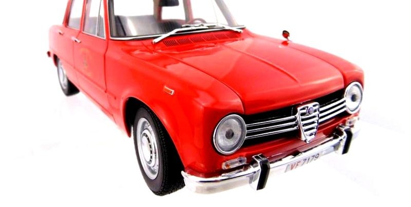 Alfa Romeo Giulia Super 1300 "Vigili del Fuoco" 1966 Rosso 1:18 - 4939