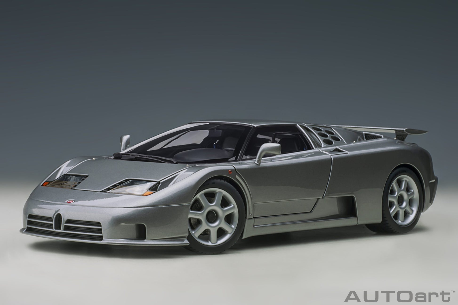 Bugatti EB 110 SS 1992 Grigio Metallizzato 1:18 - 49443