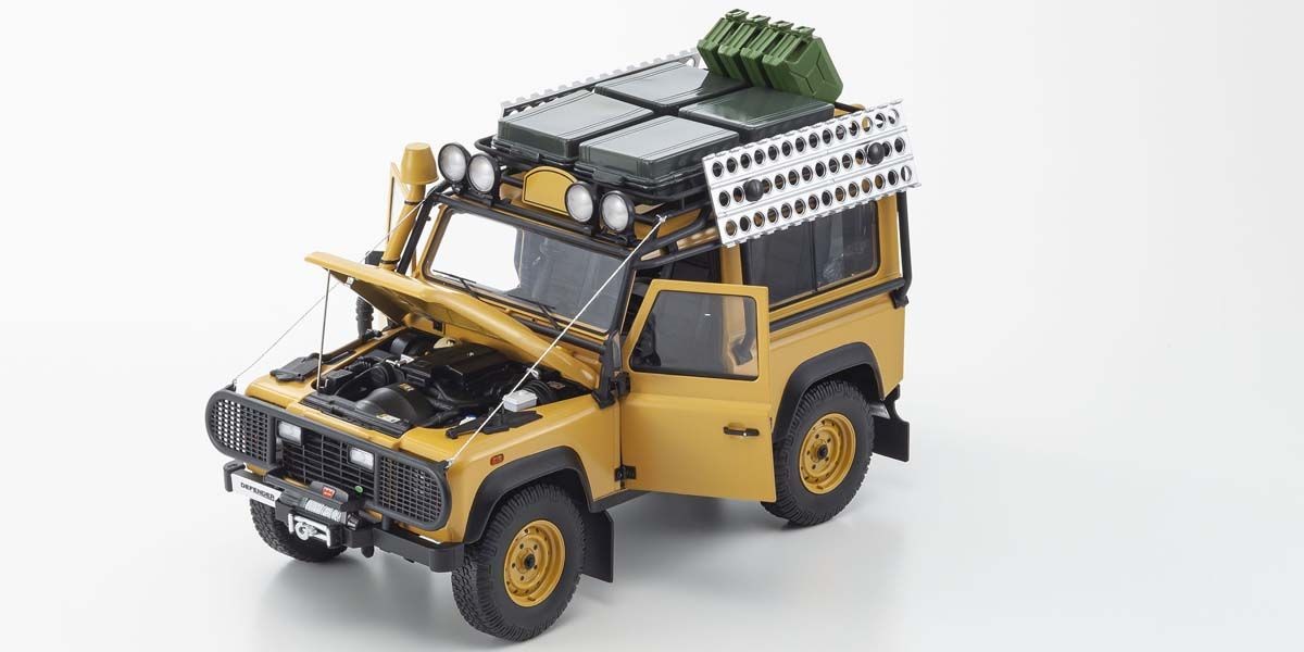 Land Rover Defender 90 Adventure Yellow  1:18 - 50188