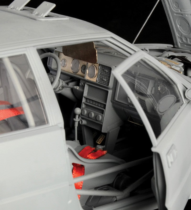 Lancia Delta HF integrale 16V "Martini Racing" Kit 1:12 - 50569
