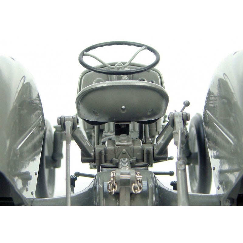 Massey Ferguson TEA 20 1949 Grigio 1:16 - 52355