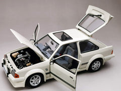 Ford Escort RS Turbo 1984 Diamond White 1:18 - 52405