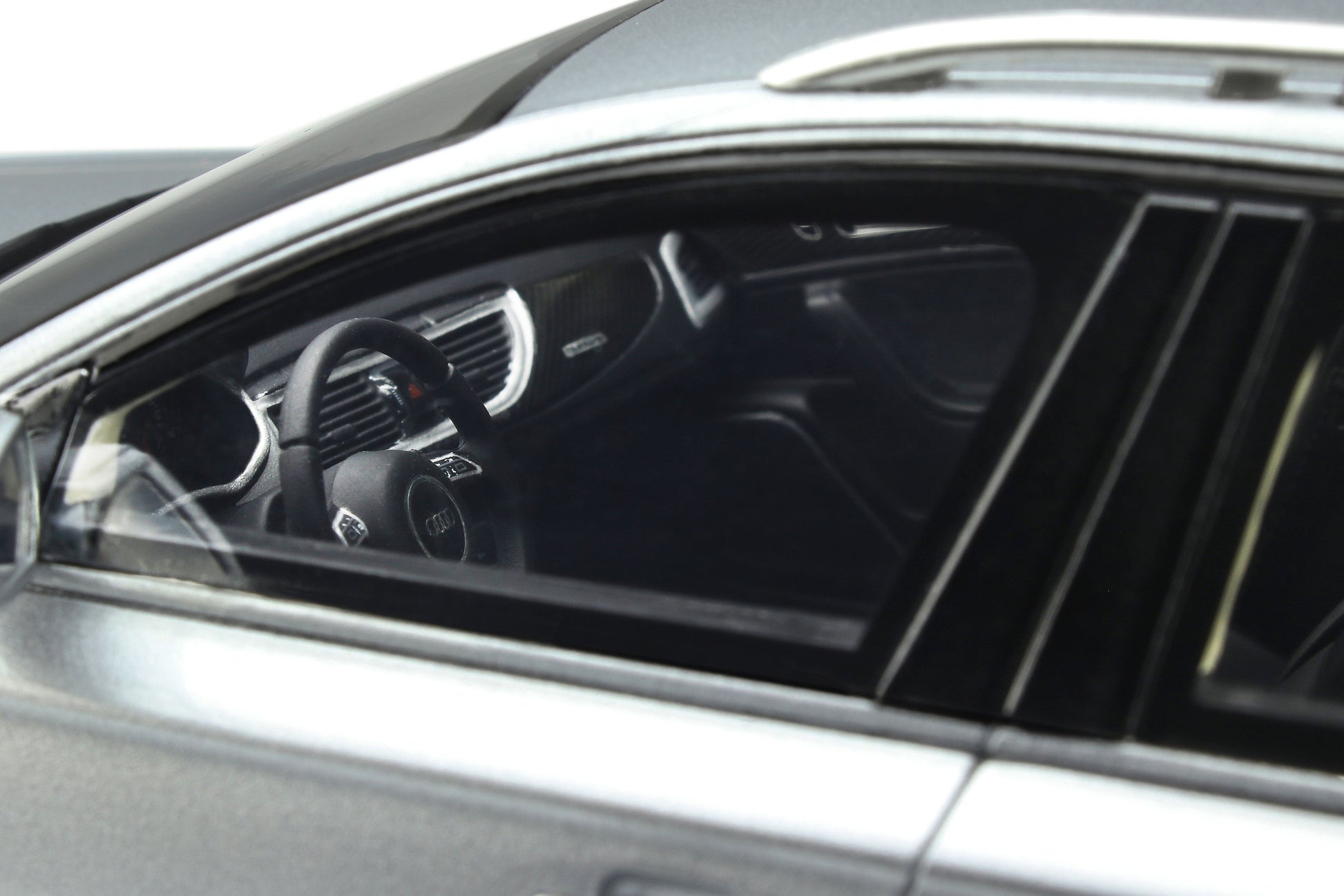Audi A6 (C7) All road 2001 Silver Metallic 1:18 - 52864