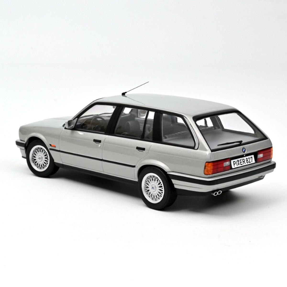 BMW 325i Touring 1991 Silver 1:18 - 53385