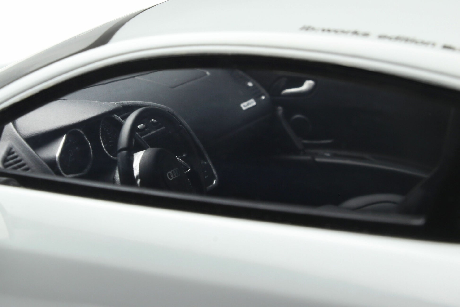Audi R8 LB-Works 2019 Glacier White 1:18 - 53781