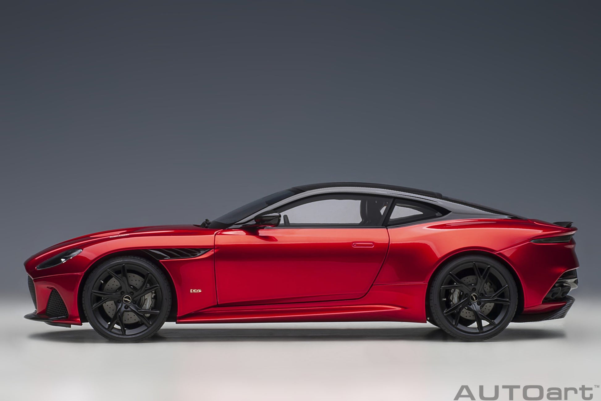 Aston Martin DBS Superleggera 2018 Hyper Red 1:18 - 55819