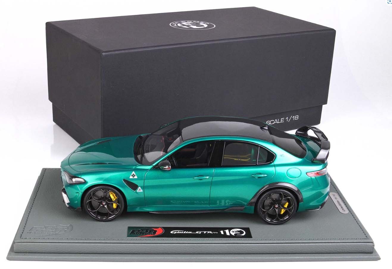Alfa Romeo Giulia GTAM Verde Montreal Roll Bar Verde Brakes Yellow 1:18 - 56065