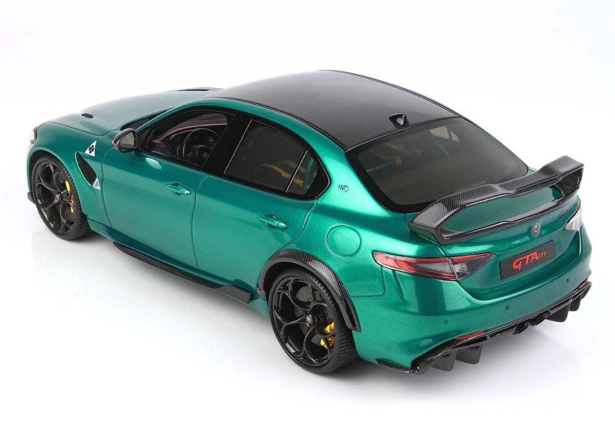 Alfa Romeo Giulia GTAM Verde Montreal Roll Bar Verde Brakes Yellow 1:18 - 56068