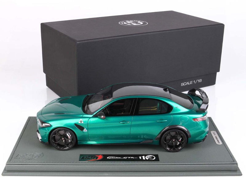 Alfa Romeo Giulia GTAM 2020 Verde Montreal Roll Bar Verde Brakes Silver 1:18 - 56079