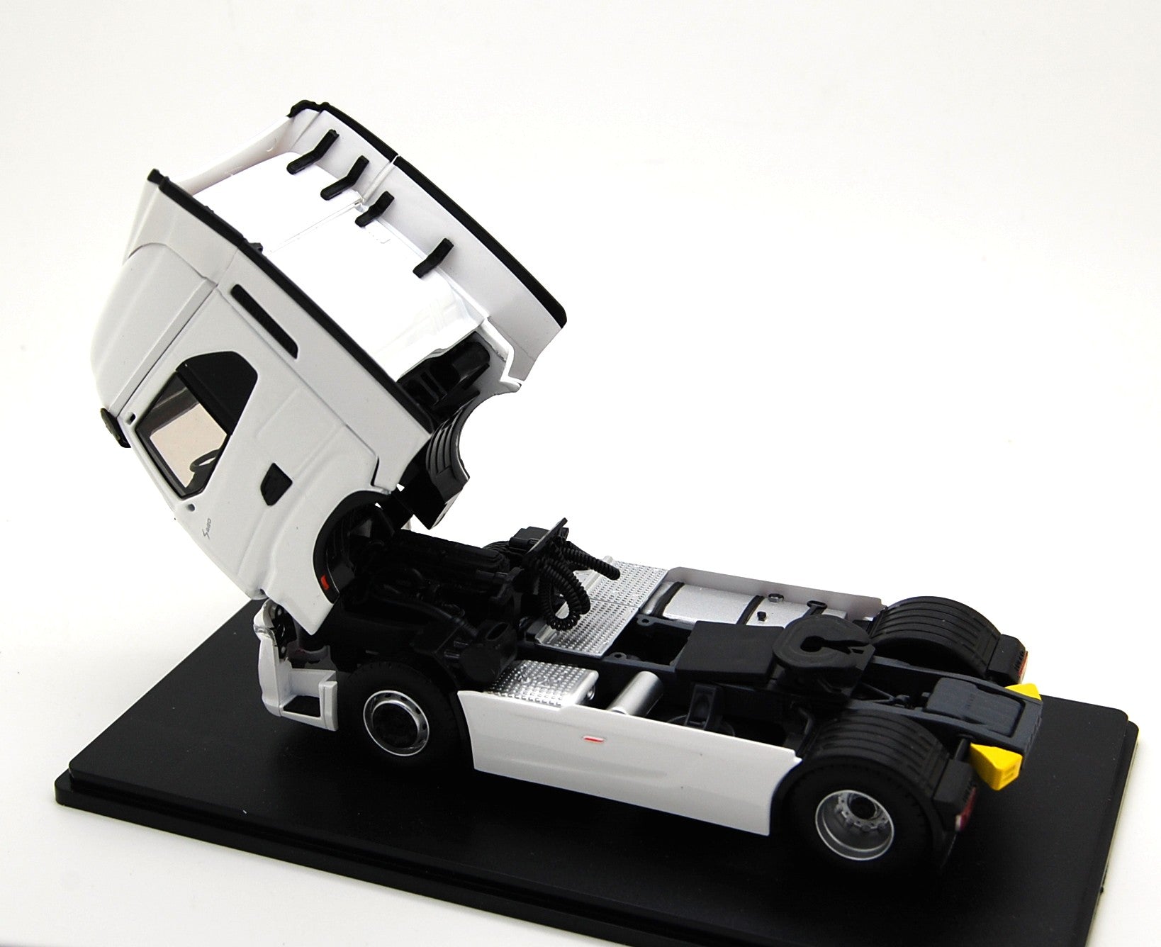 Iveco S-Way S460 Trattore Stradale Bianco 1:43 - 56562