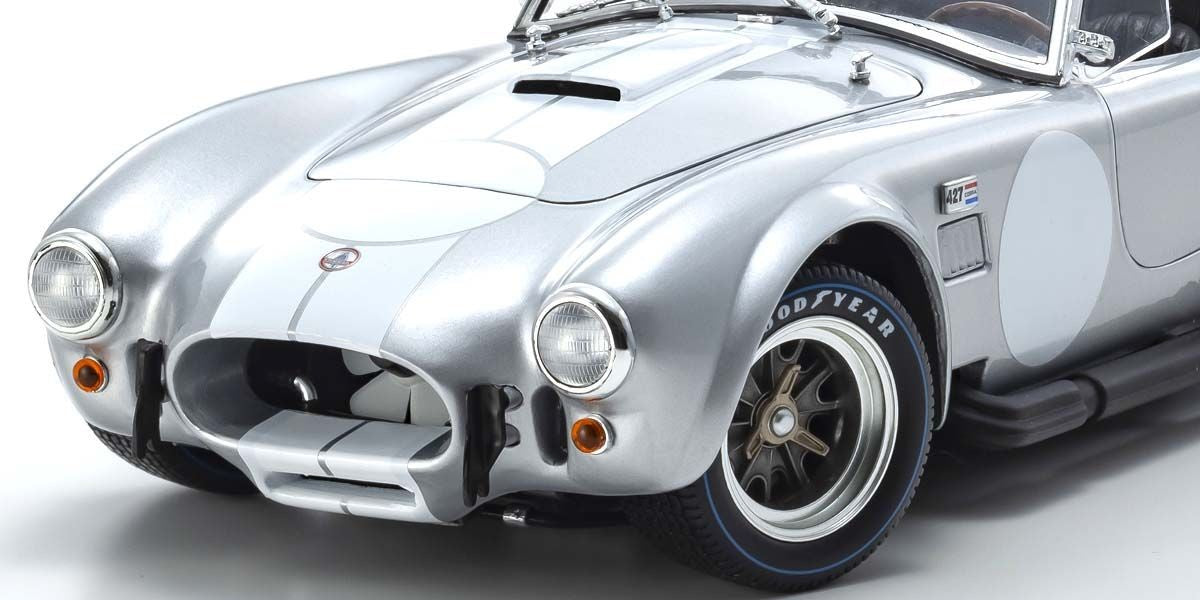 Shelby Cobra 427S/C Silver with White line 1:18 - 57117