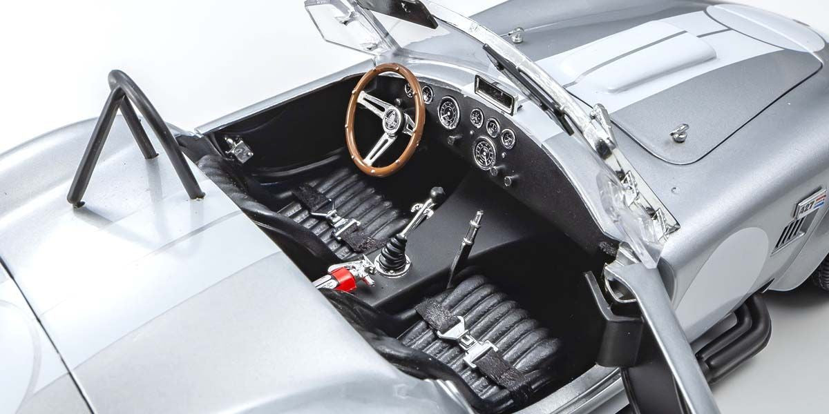 Shelby Cobra 427S/C Silver with White line 1:18 - 57120