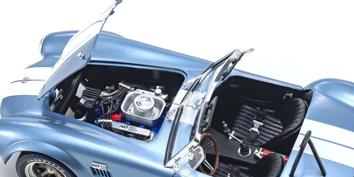 Shelby Cobra 427S/C Sapphire Blue with White line 1:18 - 57151